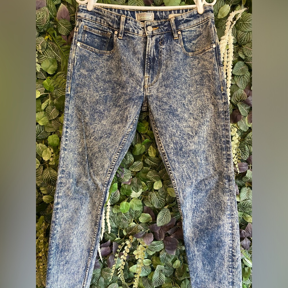 Guess 1981 acid washed skinny jean